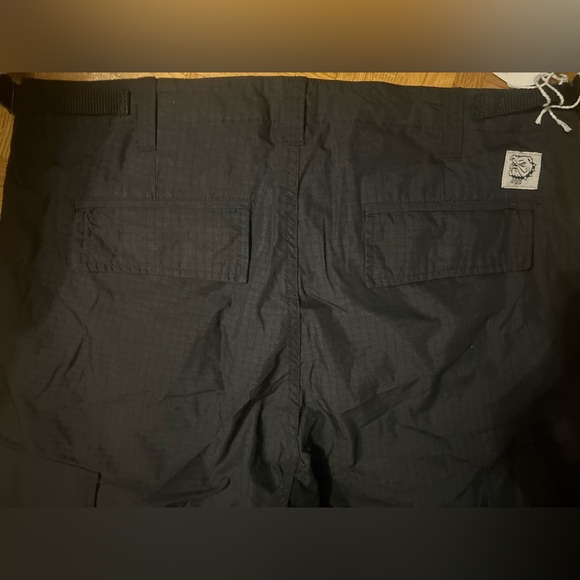 New with tags bdg cargo pants - Picture 5 of 6